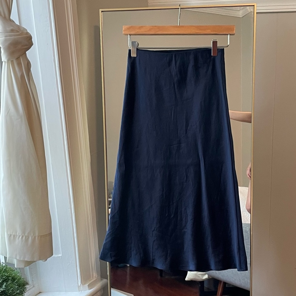 SOLD: Aritzia Babaton Satin Midi Skirt Navy Size 0